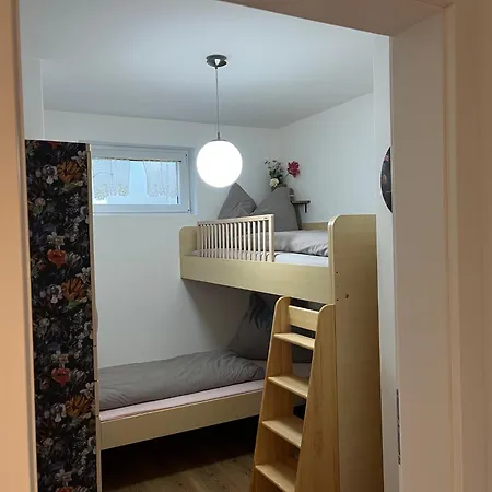 Mauerbluemchen Apartment *